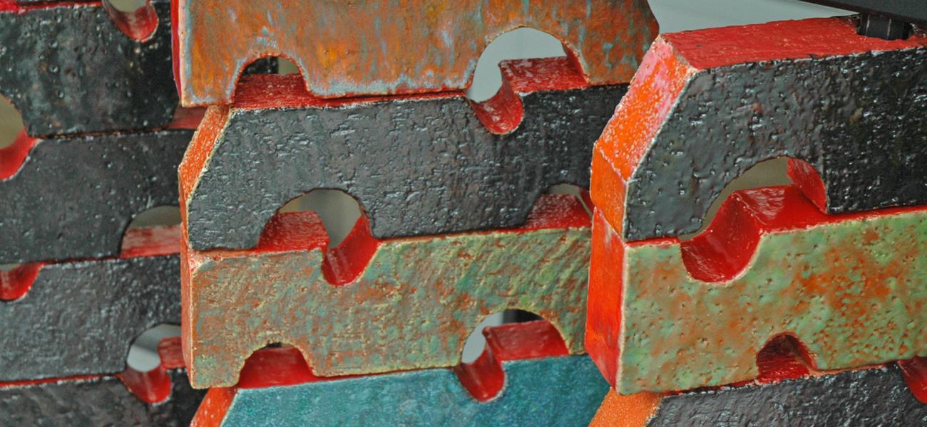 Susan Tunick and Christine Jetten. Threaded Bricks (detail) 2014. Extruded, glazed bricks on a steel frame, 90 x 39 x 2 in. Photograph by author.