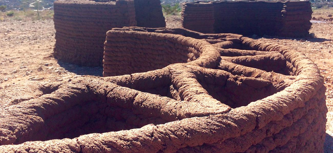 Ronald Rael and Virginia San Fratello, large-scale 3D-printed adobe, El Paso-Juárez border, 2019. Photo by artist.