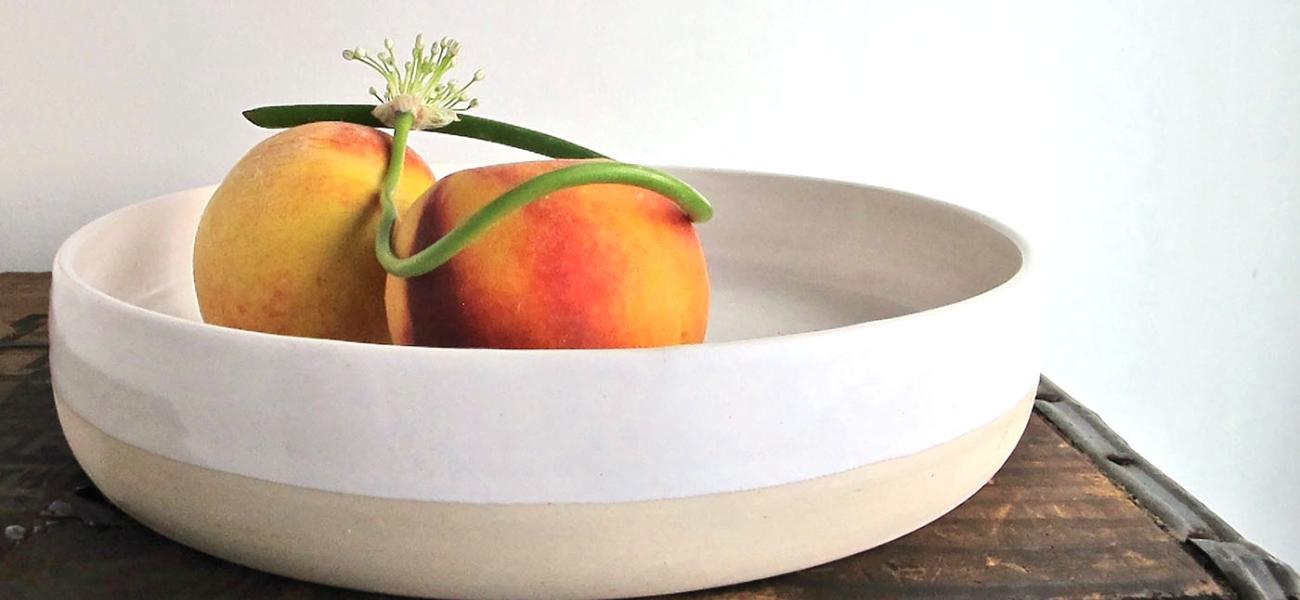 Nataina Hume. Fruit Bowl, 2014. Cone 6 stoneware, oxidation. 11 x 2 in. Photo by the artist.