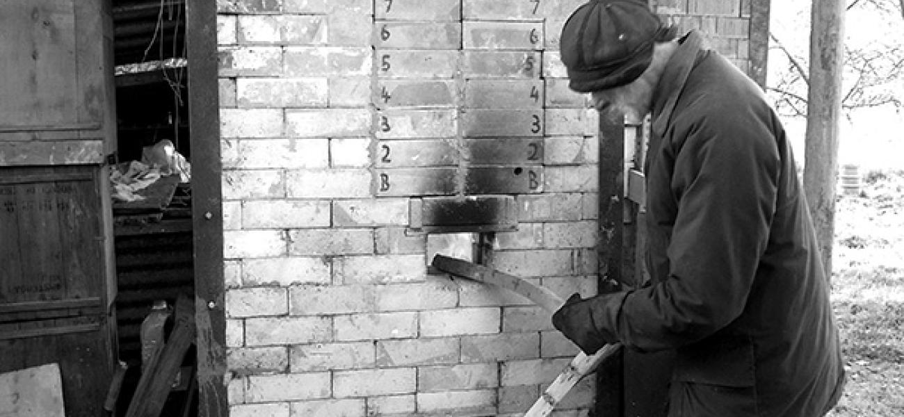 David Potter firing his kiln, Norfolk, U.K.